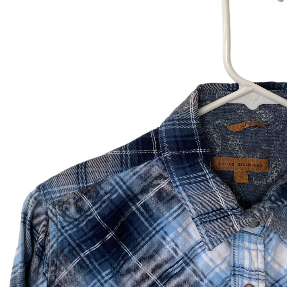 ⭐ JACHS Girlfriend Blue and White Button Down Shirt - Picture 5 of 6